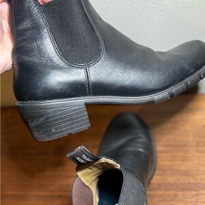 Blundstone 1671 Black Heeled Pull On Leather Boots